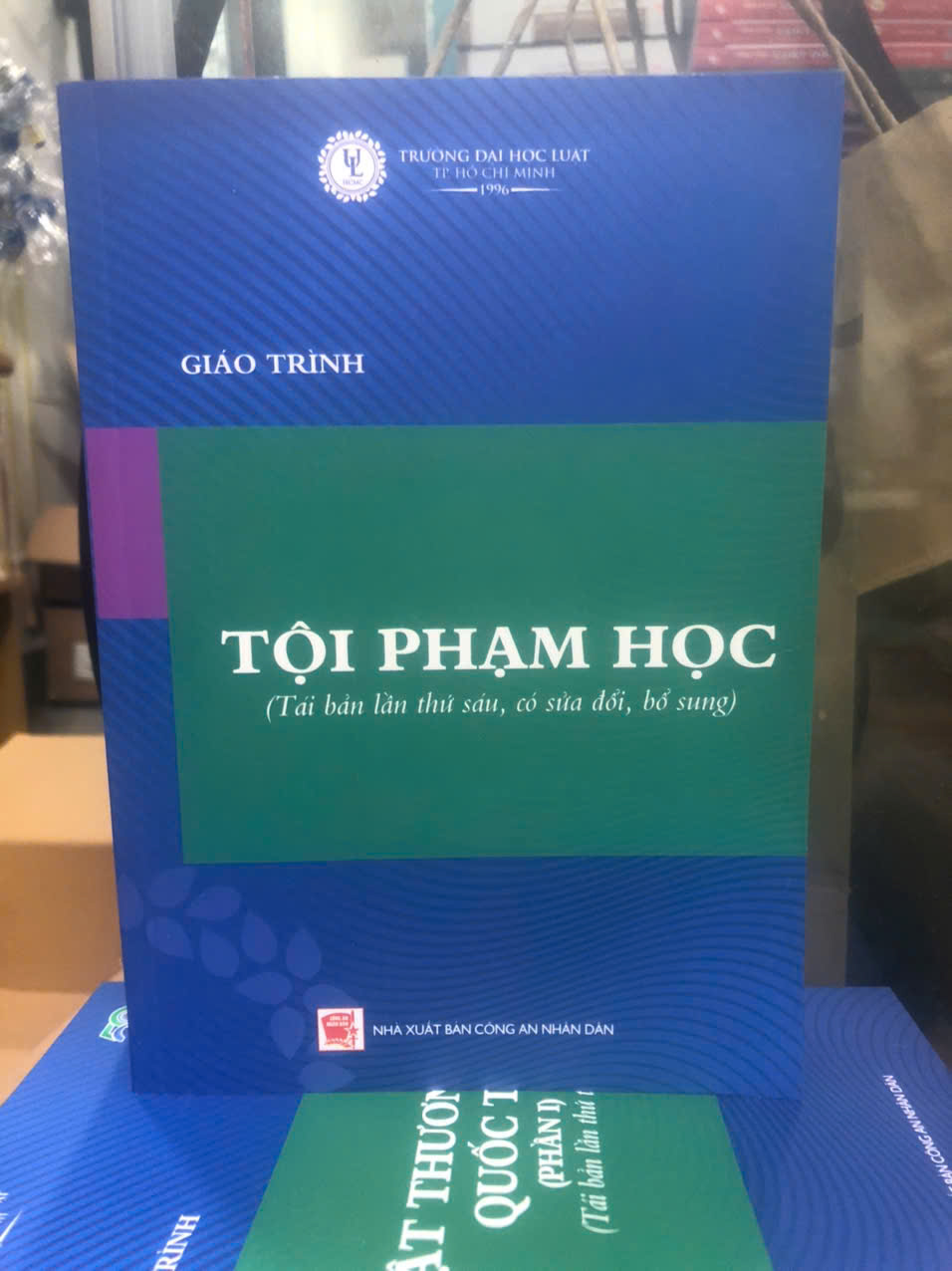 Giáo Trình Tội Phạm Học - Trường Đại học Luật TP. Hồ Chí Minh