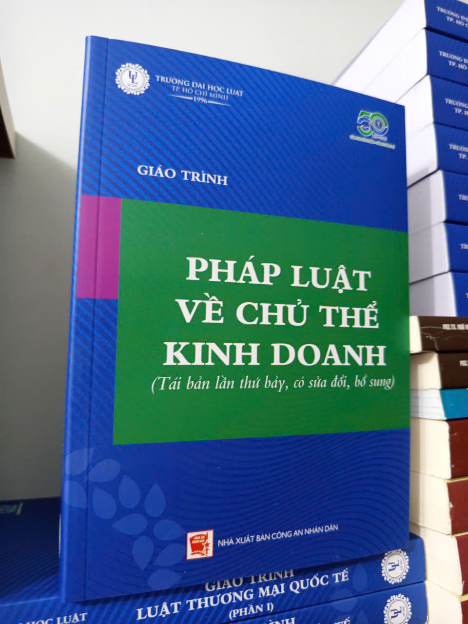 Giáo Trình Pháp Luật Về Chủ Thể Kinh Doanh - Đại học Luật TP. HCM