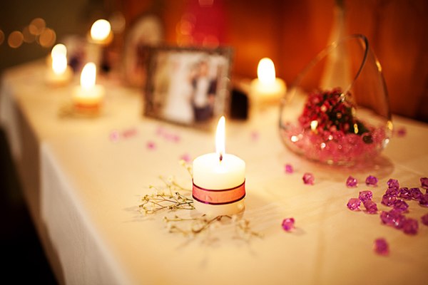 Nến cưới trang trí bàn Gallery thêm lung linh