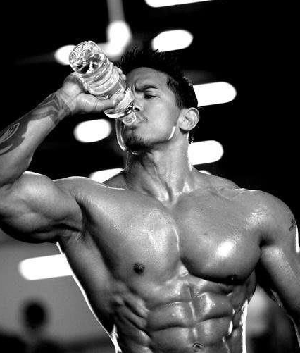 Bổ sung nước sau khi tập thể hình thế nào cho đúng?