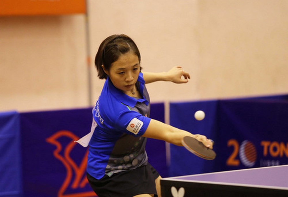 Nhà vô địch bóng bàn của Olympic tiếp tục bị thần đồng 14 tuổi đánh bại