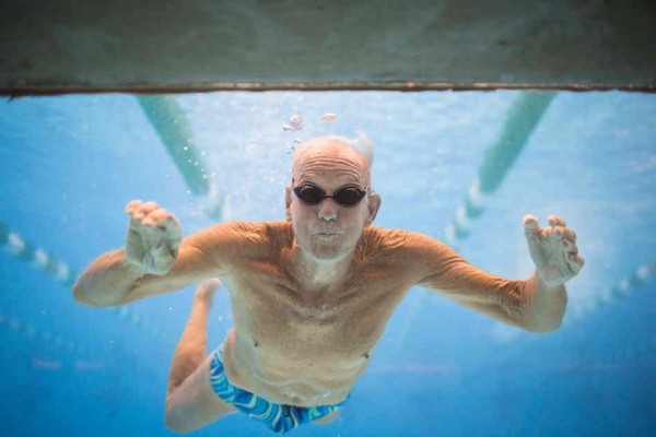 Bơi lội giảm đau xương khớp
