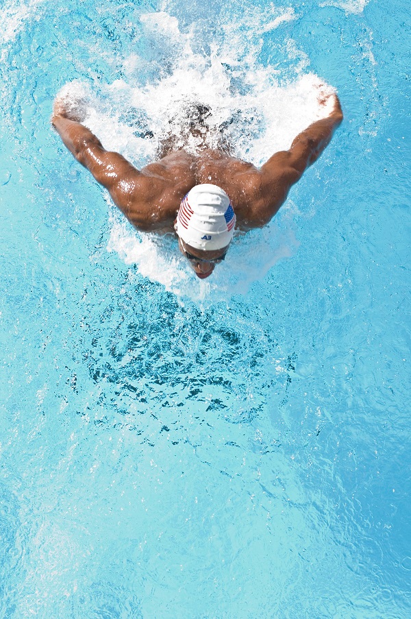 Bơi lội với động tác đạp chân như cá heo – Dolphin Kick