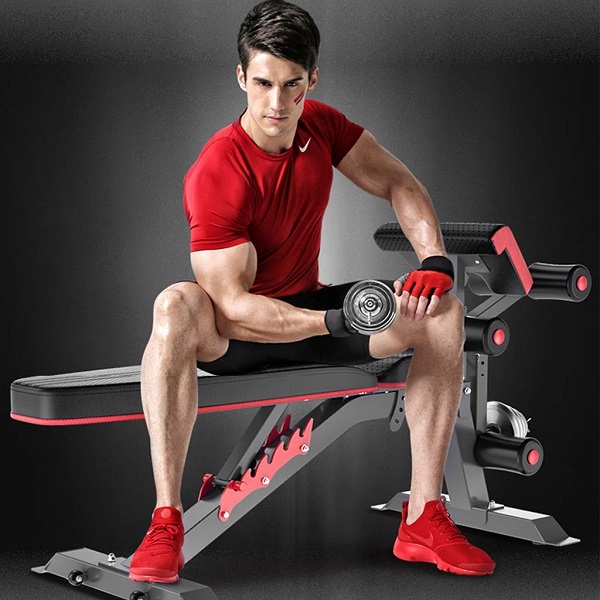 Tập với tạ tay