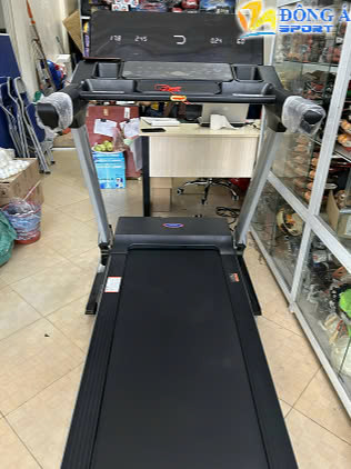 Máy chạy bộ điện nhập khẩu C7-530