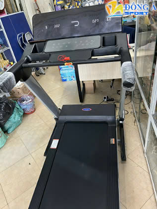 Máy chạy bộ điện nhập khẩu C7-530