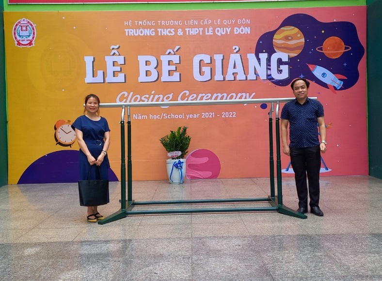 Hình ảnh thực tế xà kép ngoài trời đức long