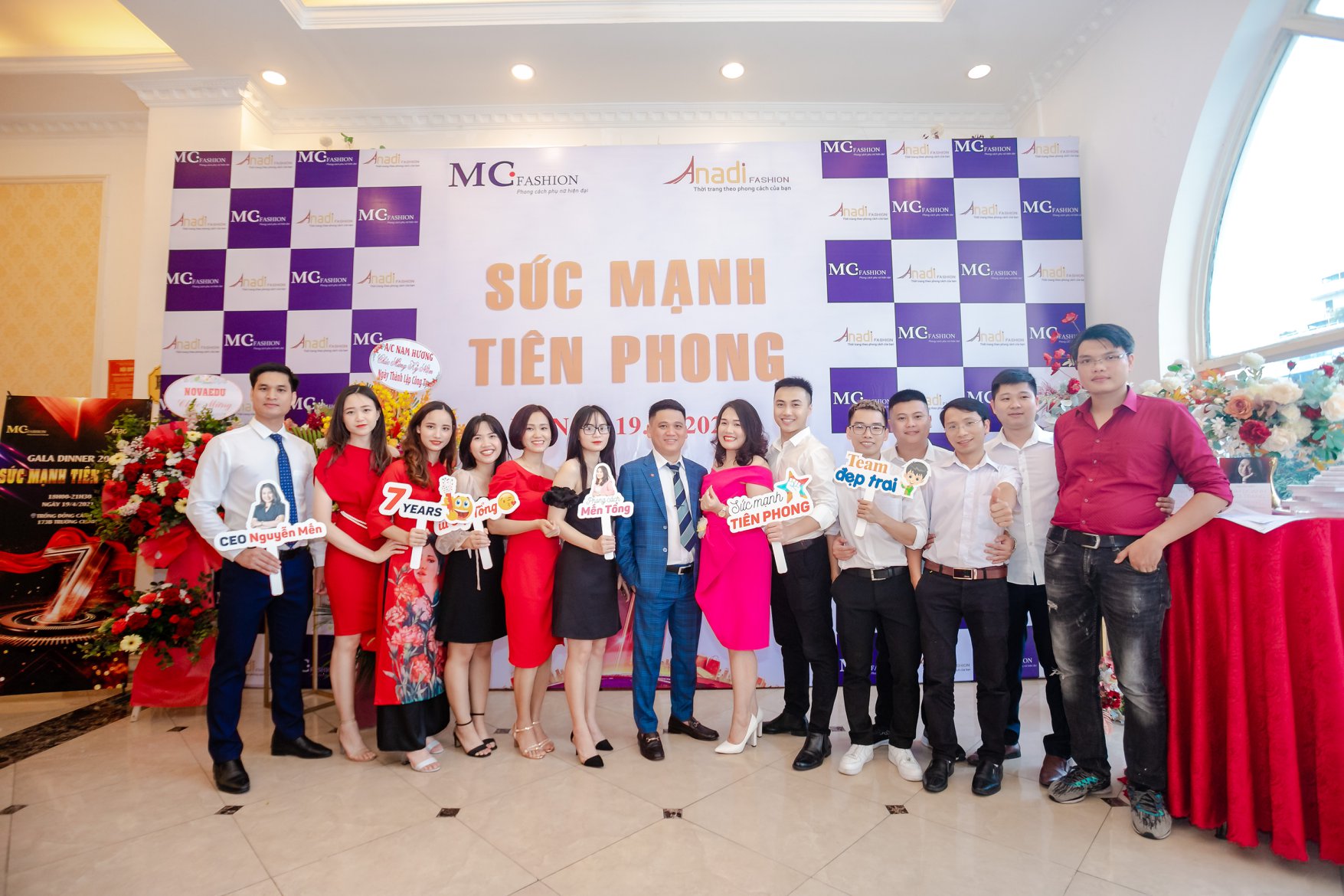 ĐÊM GALA “ SỨC MẠNH TIÊN PHONG” VỚI SHOW DIỄN THỜI TRANG VÀ TÔN VINH CÁC ĐẠI LÝ XUẤT SẮC