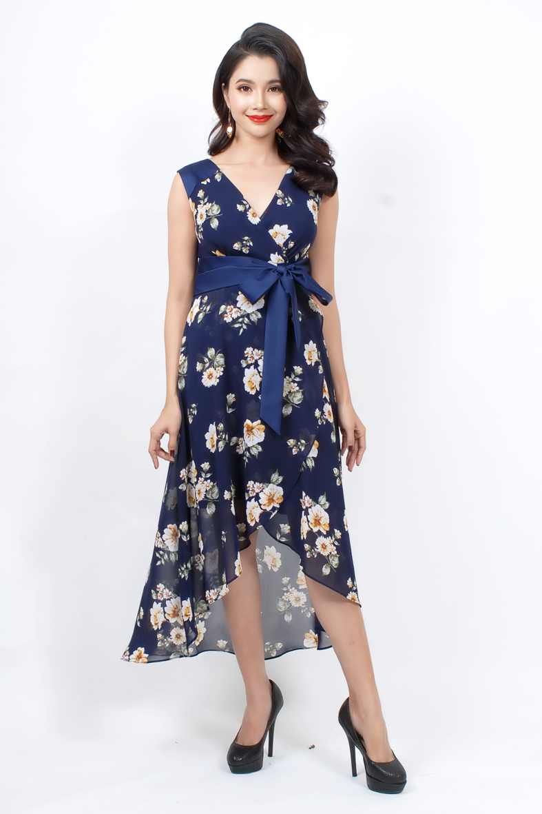 Đầm dạo phố màu nâu đất cổ V cánh tiên xinh xắn, dịu dàng - Pynis Dress -  Đầm, váy nữ | ThờiTrangNữ.vn