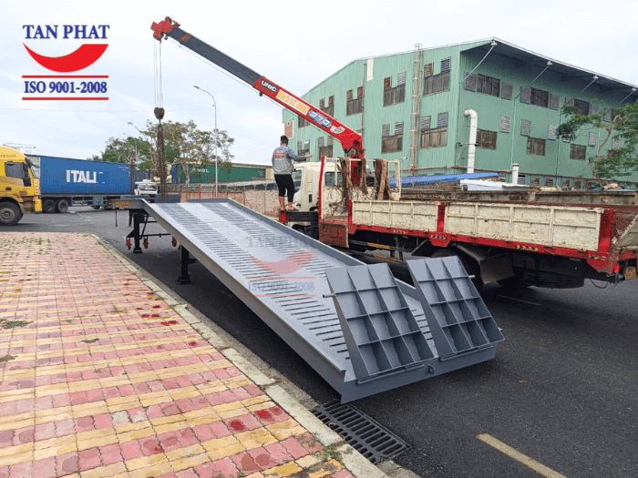 Bàn giao cầu container 10 tấn 13x2,35m tại KCN Tràng Duệ, Hải Phòng