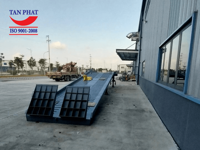 Cầu container 10 tấn tại Hải Dương: Sản xuất hoàn thiện và bàn giao