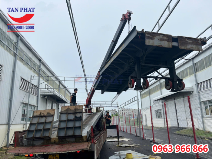 Giao cầu container cũ, thanh lý tại tỉnh Bắc Ninh