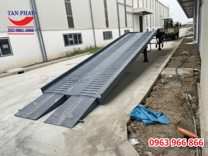 Lắp đặt cầu lên cont 8 tấn 13x2.35m tại huyện Yên Mỹ, tỉnh Hưng Yên
