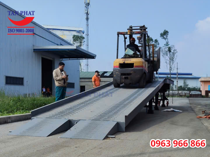Dự án cầu lên container 10 tấn 14m tại Đông Lộc, Nghệ An