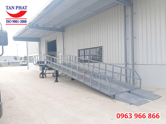 Bàn giao cầu lên container 10 tấn có lan can tại huyện Lý Nhân, tỉnh Hà Nam