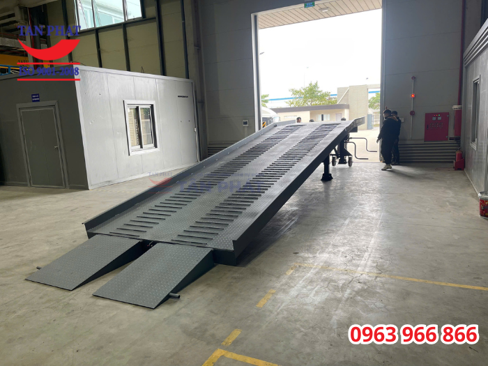 Dự án cầu lên container 8 tấn 10m tại Thái Nguyên