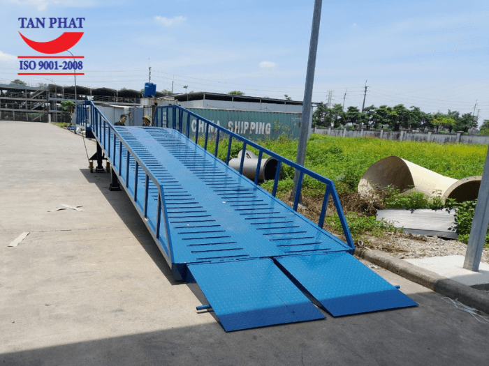 Hoàn thiện cầu lên container 8 tấn 11m tại thị xã Duy Tiên, Hà Nam