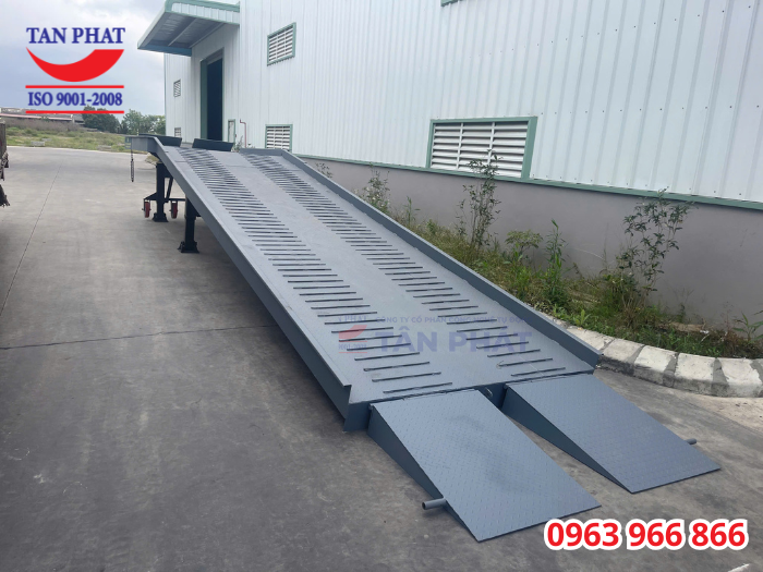 Dự án cầu xe nâng lên công 10 tấn 11m giao tại An Lão, Hải Phòng