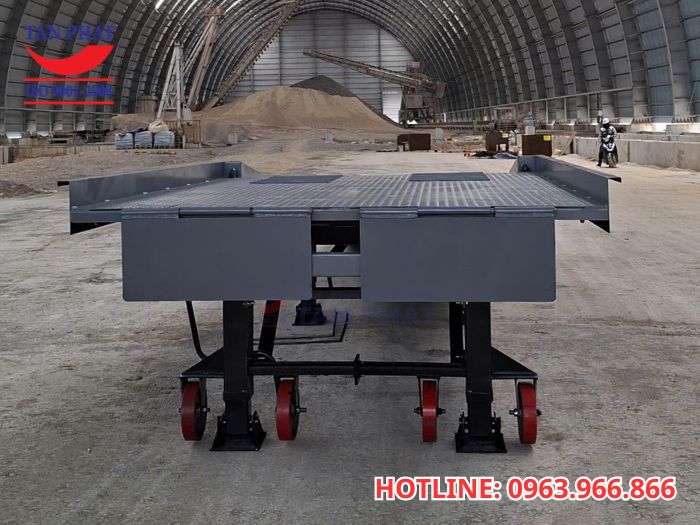 Quy trình bàn giao cầu dẫn xe nâng tại Hòa Bình
