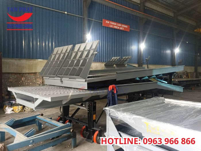 Tân Phát - đơn vị cung cấp cầu dẫn xe nâng uy tín