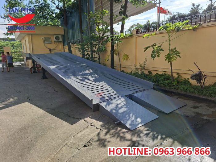 Bàn giao cầu dẫn xe nâng tại KCN Đại Đồng, Bắc Ninh