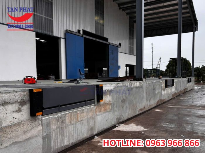 Lắp đặt 03 bộ Dock Leveler thủy lực tại Thái Bình