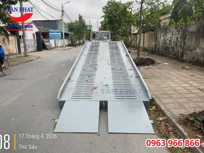Bàn giao cầu dẫn xe nâng tại Ninh Bình