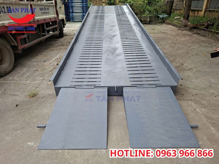 Bàn giao cầu lên container 8 tấn tại Ninh Bình
