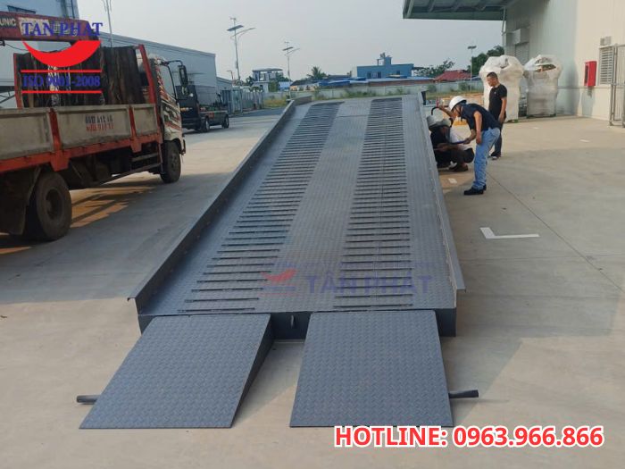 Bàn giao cầu dẫn xe nâng tại Thủy Nguyên, Hải Phòng
