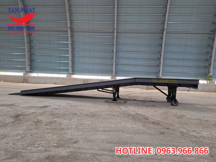 Cầu dẫn xe nâng 8 tấn, 11m bàn giao tại Hòa Bình