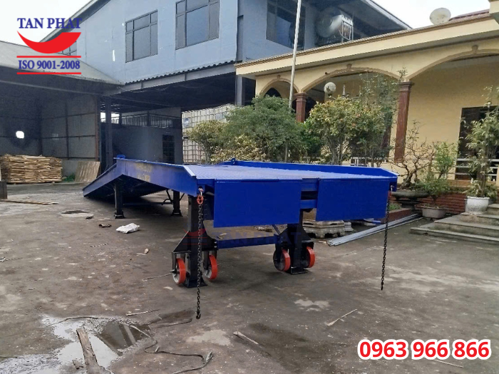 Cầu nâng lên container thiết kế theo yêu cầu