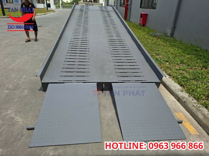 Cầu dẫn xe nâng 8 tấn, 11m sản xuất bởi Tân Phát