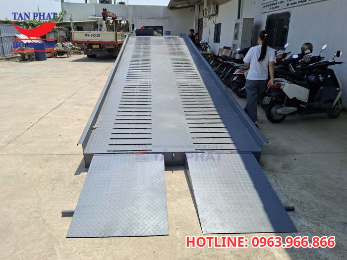 Bàn giao cầu lên container 6 tấn tại Bắc Ninh