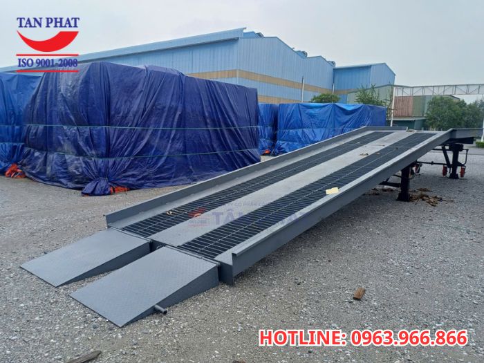 Bàn giao cầu dẫn xe nâng tại KCN Tiền Hải, Hưng Yên