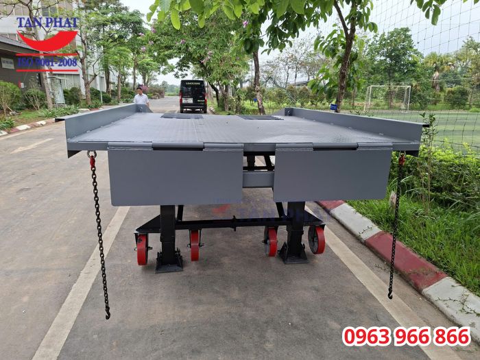 Giải pháp: Bàn giao cầu lên container 11m, tải trọng 10 tấn