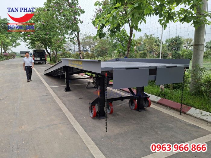 Dự án bàn giao cầu lên container 11m tại Vĩnh Thanh