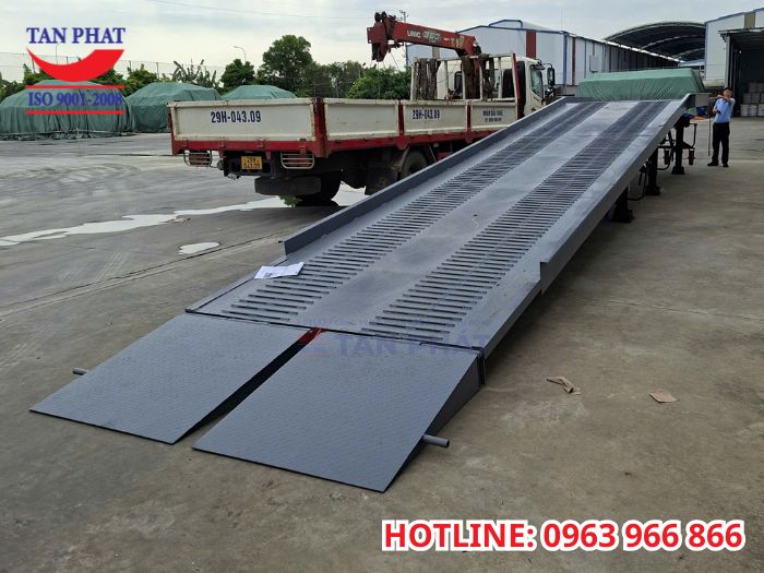 Bàn giao cầu lên container 14m tại Hải Phòng