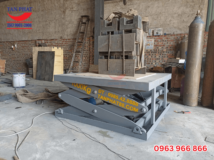 Bàn nâng hạ thủy lực do Tân Phát sản xuất tại xưởng và cung cấp hoàn thiện tới quý khách hàng
