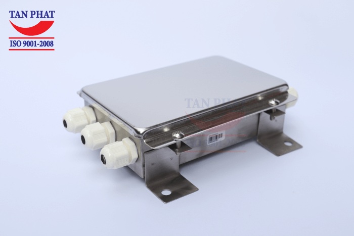 Hộp nối tín hiệu JXHG sở hữu vỏ inox chống oxi hóa, chống nước, dễ dàng lau chùi, vệ sinh bề mặt.