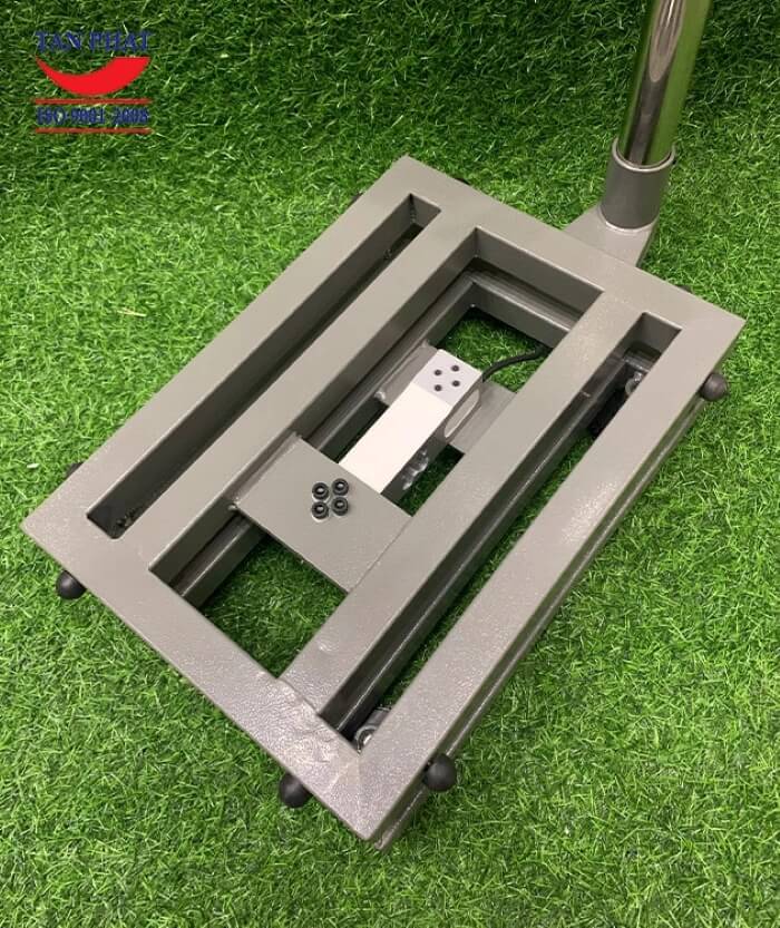 Khung cân sử dụng thép sơn tĩnh điện chắc chắn, đảm bảo độ bền cho cân