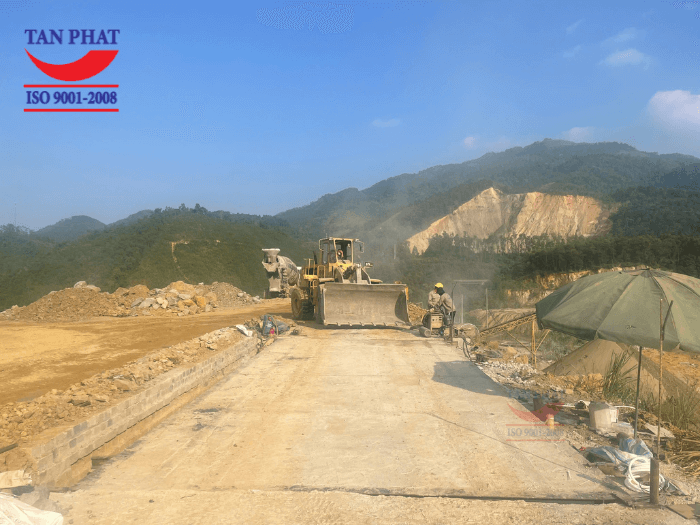 Đây là loại cân sử dụng mặt bàn cân bê tông đảm bảo độ bền khi sử dụng với khối lượng và tần suất lớn