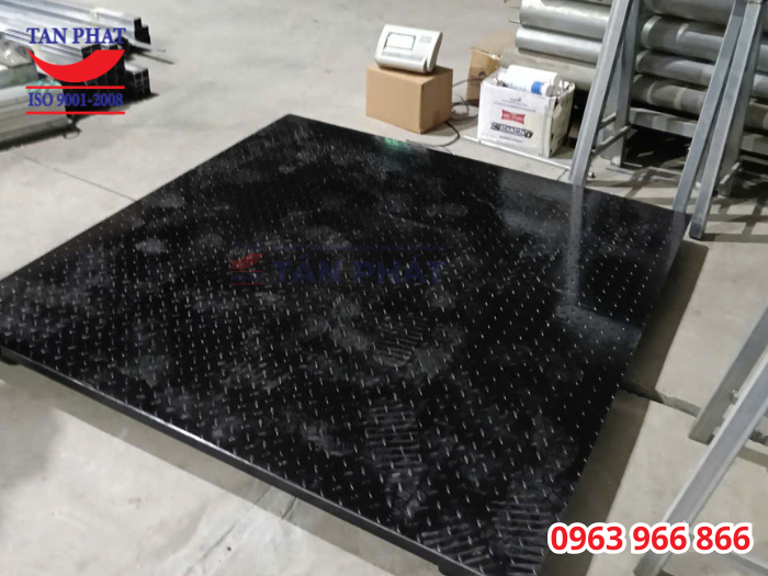 cân sàn 2 tấn 1.5x1.5m giao tại Hà Nam
