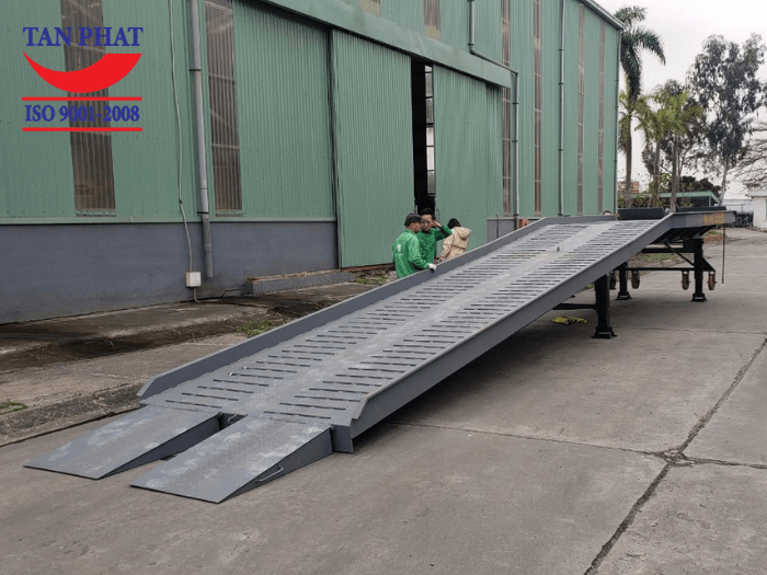 Cầu container 10 tấn do Tân Phát thực hiện bàn giao tại quận Hải An, Hải Phòng