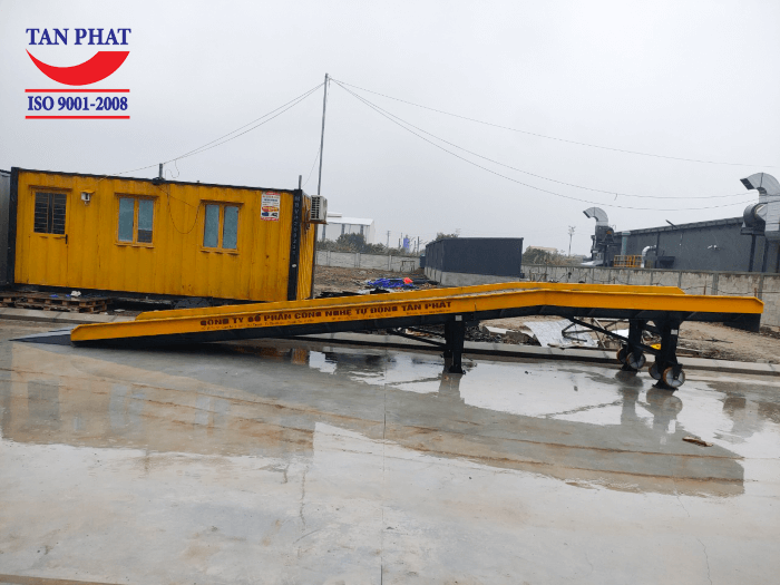 Cầu container có kích thước 11.000x2.400mm, chịu tải tối đa 10 tấn/1 lần lên/xuống