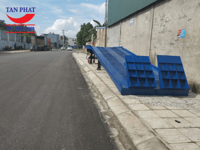 Cầu container 8 tấn dài 11m được bàn giao hoàn thiện tại huyện Thủy Nguyên, TP. Hải Phòng