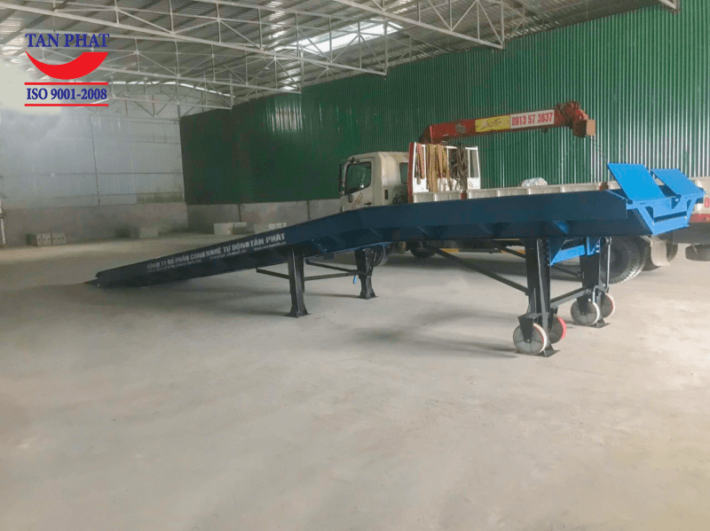 Cầu dẫn xe nâng 10 tấn Tân Phát bàn giao tại Công ty Da Ma Ji Việt Nam tại thành phố Bắc Ninh, tỉnh Bắc Ninh