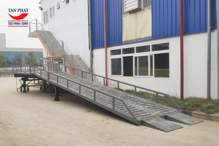 Giá cầu dẫn xe nâng tại Tân Phát được đánh giá tốt nhất thị trường hiện tại