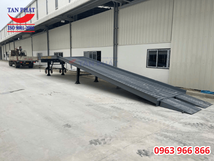 Cầu container sở hữu kết cấu vững chắc, dầm chịu lực thép U, I đúc chất lượng tốt nhất trên thị trường