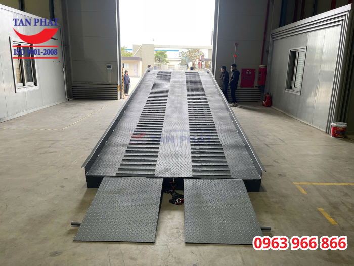 cầu lên container 8 tấn 10m giao tại Thái Nguyên