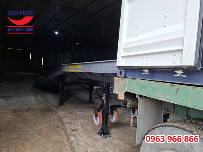 Hệ thống chân chống romooc Fuwa giúp nâng hạ cầu công